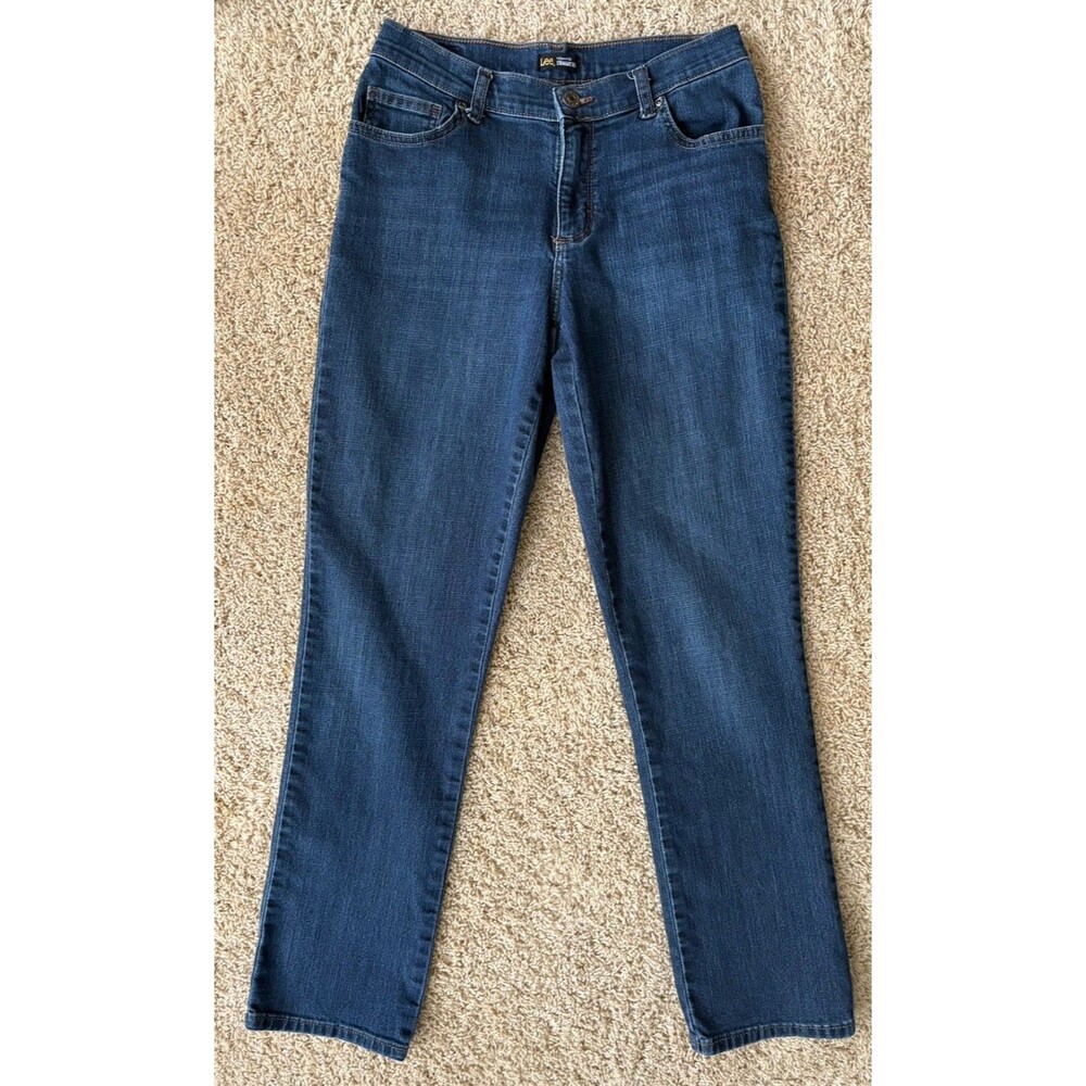 Lee Jeans Straight Leg Mid Rise Relaxed Fit Size 6 Medium Wash Stretch